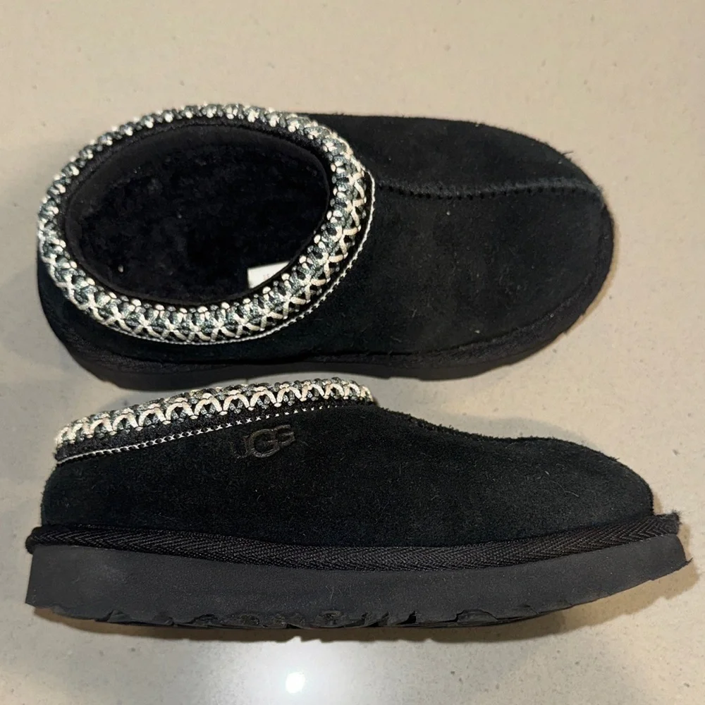 Uggs kid’s Black Suede Faux-Fur Lined Slip-On Slippers